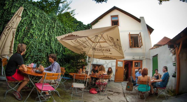 Café Hostel